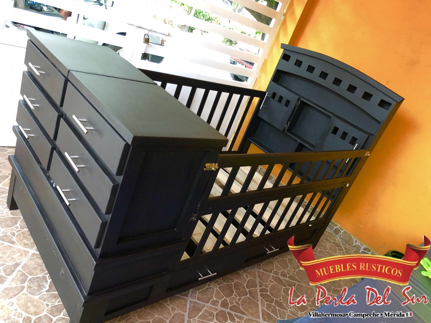 CAMA CUNA DESARMABLE. "CUADROS"