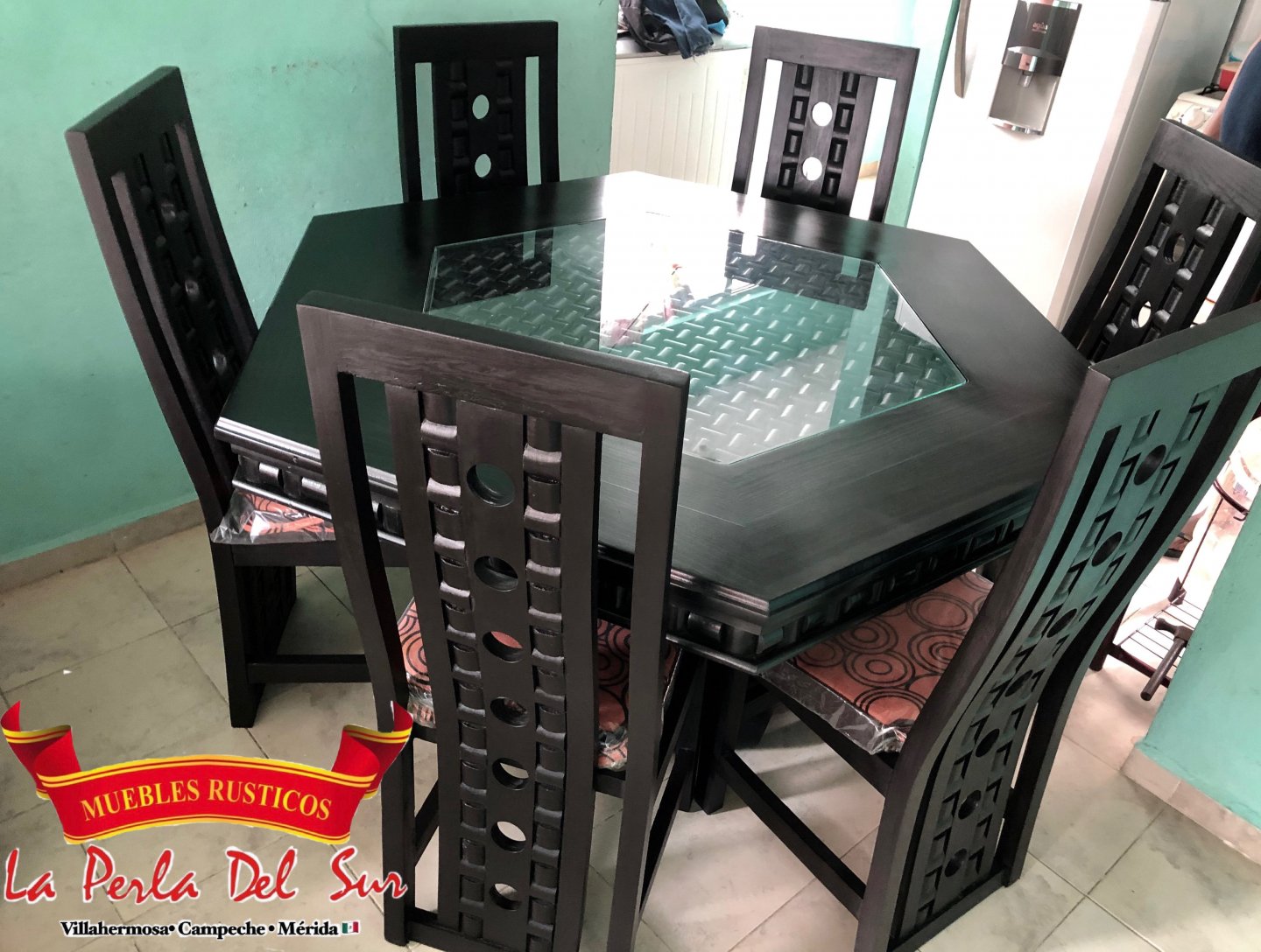COMEDOR DE 6 SILLAS, MESA DE CUBO HEXAGONAL.