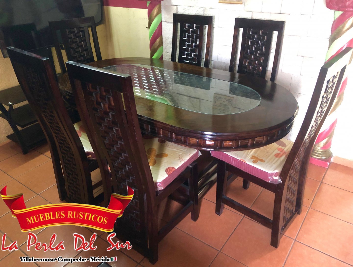 COMEDOR DE 6 SILLAS, MESA DE CUBO R. OVALADA PETATIO.