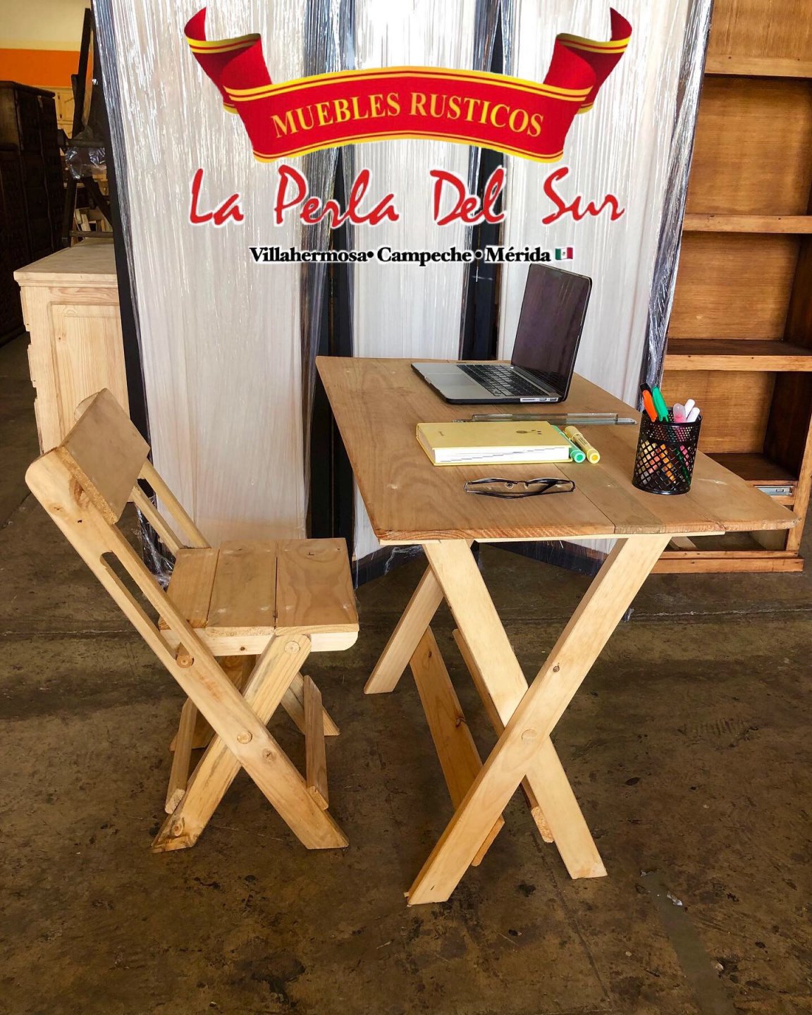 JUEGO DE MESA PLEGABLE Y SILLA PLEGABLE. (2 piezas)