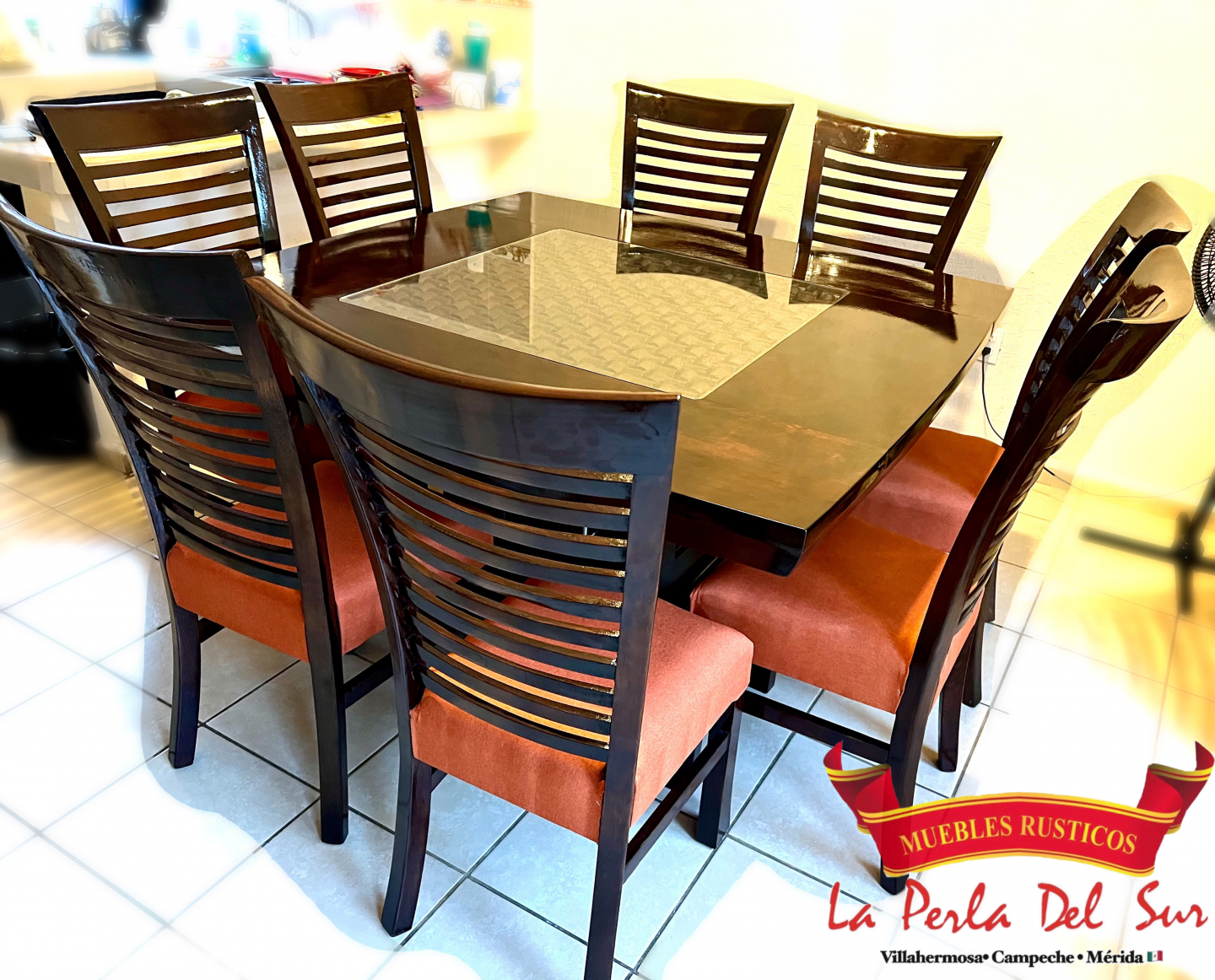 COMEDOR DE 8 SILLAS, MESA DE CUBO R. BARNIZADO