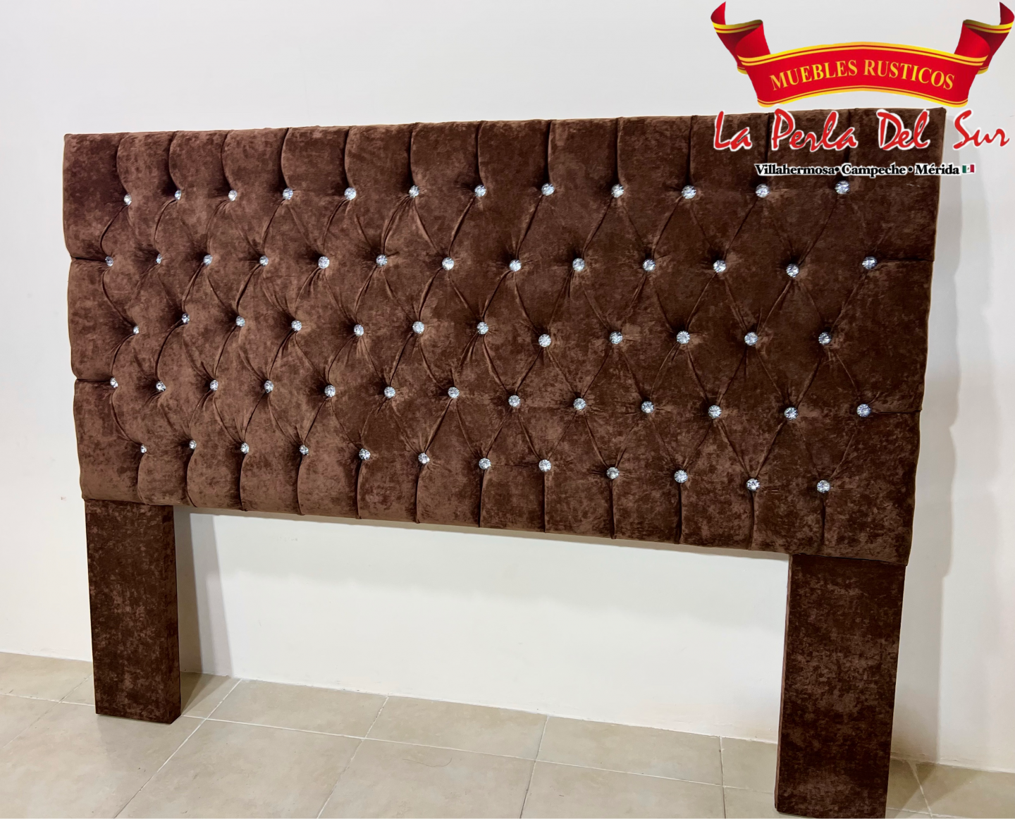 CABEZAL KING SIZE, TAPIZADO ESTILO CAPITONEADO.